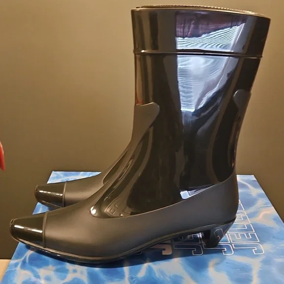 Black Women's Boots - Picture 3 of 5